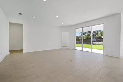 Living - 96148 Pirates Bluff Rd, Yulee, FL 32097 photo 4 of 7