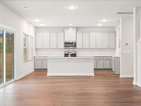 907 Rising Oak Ct, Spartanburg, SC 29301