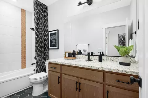 Bath - 3801 Banner Dr, Lincoln, CA 95648 photo 3 of 3
