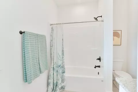 Bath - 100 Firefly Ln, Opelika, AL photo 3 of 4