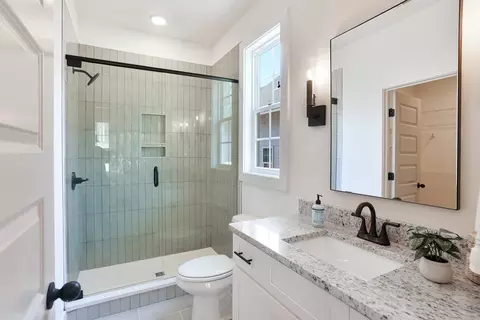 Bath - 100 Firefly Ln, Opelika, AL photo 1 of 4