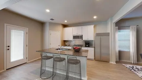 1013 Colossal Ave, Lowell, AR 72745