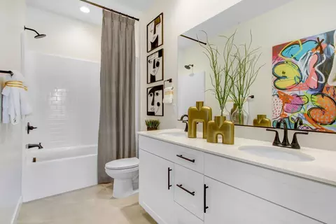 Bath - 29577 Monarch Rd, Menifee, CA 92586 photo 2 of 4