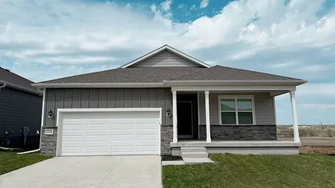 18468 Aurora St, Omaha, NE 68136