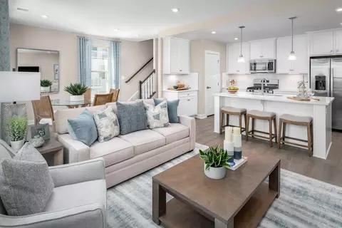 4465 Denim Ln, Woodbridge, VA 22193