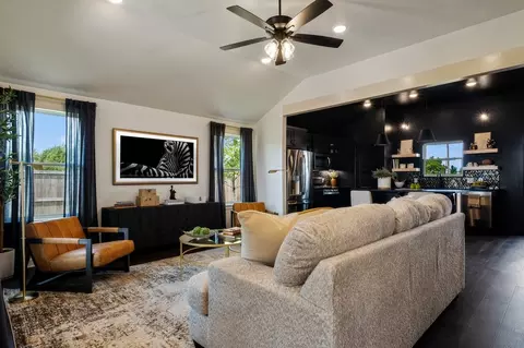Living - 16140 Tall Grass Dr, Moore, OK 73170 photo 4 of 6