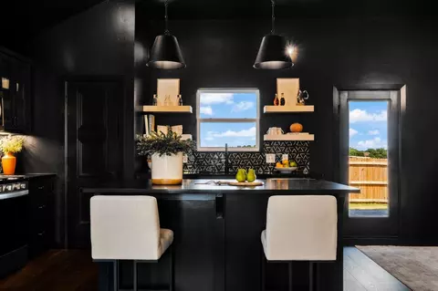 Kitchen - 16140 Tall Grass Dr, Moore, OK 73170 photo 5 of 5