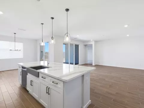 Kitchen - 1078 W Haynes Way, Apache Junction, AZ 85120 photo 4 of 8