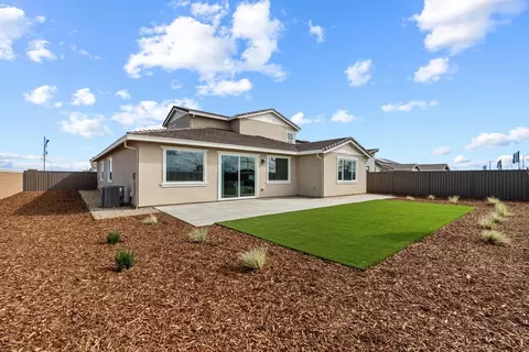 Exterior - 1271 Mccarroll St, Galt, CA 95632 photo 3 of 7