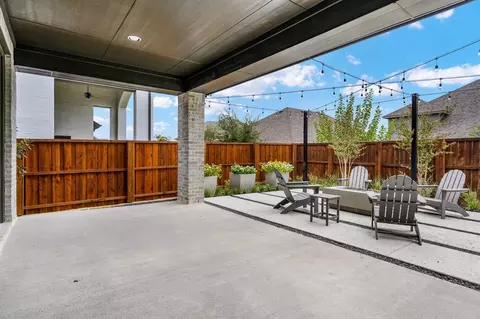 Exterior - 910 Shooting Star Dr, Prosper, TX 75078 photo 9 of 11