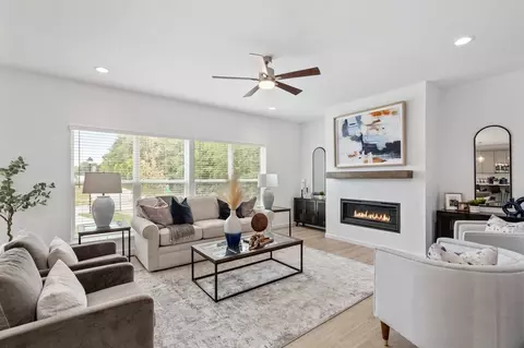 Living - 1 Hazel Ct, Wright City, MO 63390 photo 6 of 23