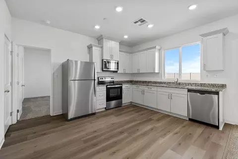 Kitchen - 7729 Avocado Ln, Bakersfield, CA 93313 photo 1 of 1