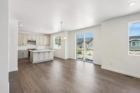 Living - 6417 N Vernon Dr, Eagle Mountain, UT 84005 photo 3 of 4