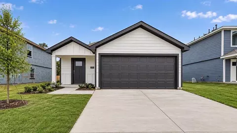 3102 Carrington Hill Dr, Sherman, TX 75092