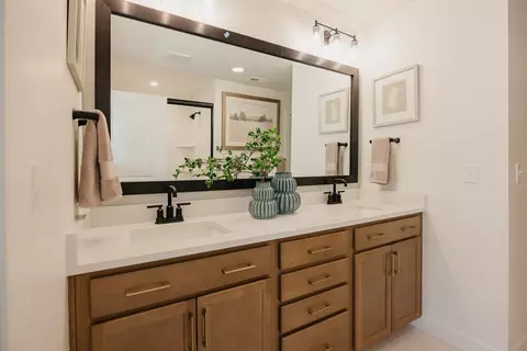 Bath - 3710 N Eagle Meadows Dr, Eagle Mountain, UT 84005 photo 1 of 5
