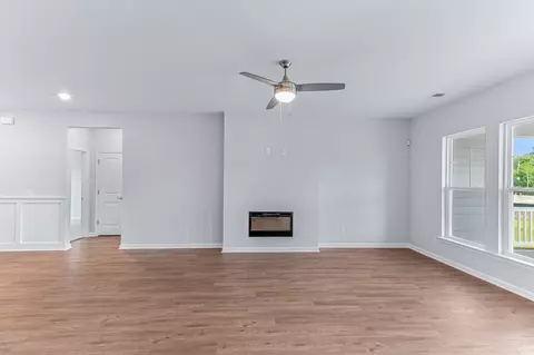Living - 1 Lanier Ct, Pooler, GA 31322 photo 4 of 5