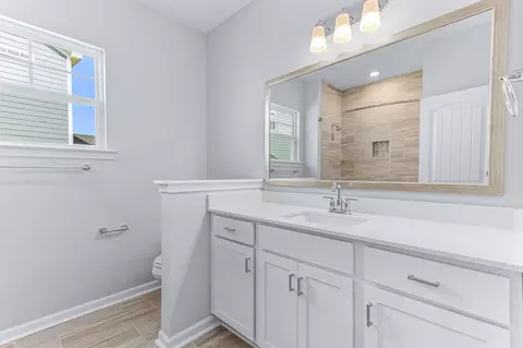 Bath - 1 Lanier Ct, Pooler, GA 31322 photo 1 of 10