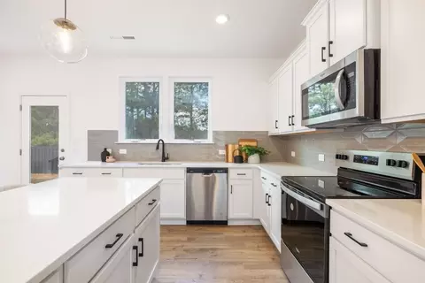 Kitchen - 4612 Monterrico Dr, Lancaster, SC 29720 photo 3 of 5