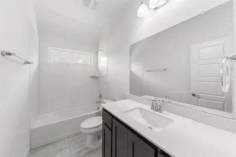 Bath - 912 Fairfield Ave, Anna, TX 75409 photo 4 of 4