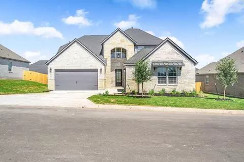355 Lawrence Dr, Castroville, TX 78009
