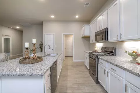 Kitchen - 26309 W 84th Ter, Lenexa, KS 66227 photo 4 of 8