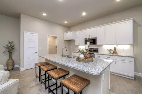 Kitchen - 26309 W 84th Ter, Lenexa, KS 66227 photo 6 of 8