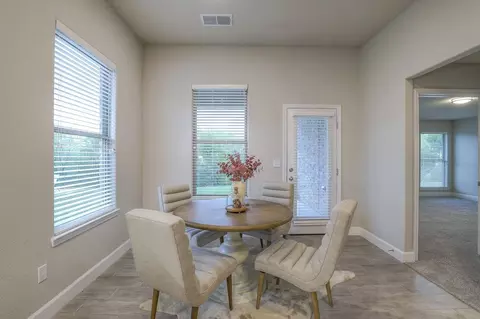 Dining - 26309 W 84th Ter, Lenexa, KS 66227 photo 3 of 3