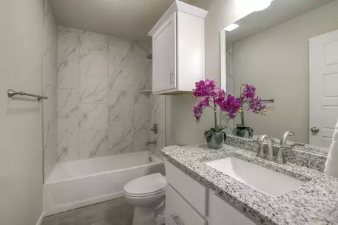 Bath - 26309 W 84th Ter, Lenexa, KS 66227 photo 1 of 4