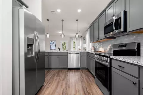Kitchen - Quinelle Drive, Perry, GA 31069 photo 18 of 27