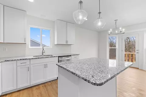 Kitchen - 29519 Walnut Hollow Dr, Wright City, MO 63390 photo 3 of 6