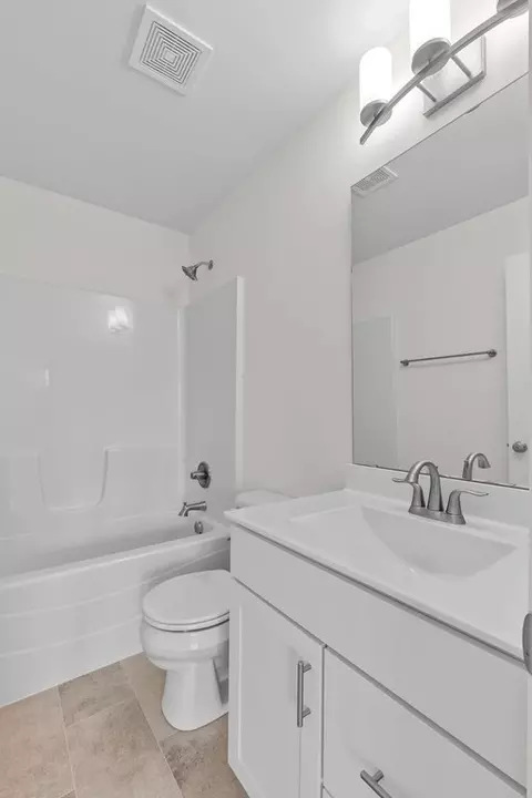 Bath - 29519 Walnut Hollow Dr, Wright City, MO 63390 photo 1 of 6