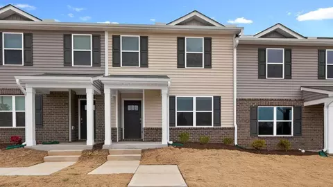 250 Rusling Leaf Dr, Fuquay Varina, NC 27526