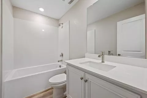 Bath - 2411 Comstock Ln, Lincoln, CA 95648 photo 3 of 3