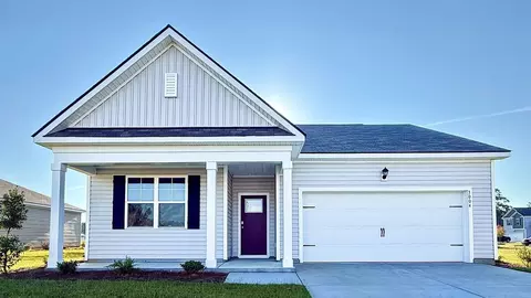 3004 Royal Bluff Ln, Florence, SC 29505