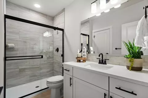 Bath - 2061 Sumac Ave, Middleton, ID 83644 photo 1 of 7
