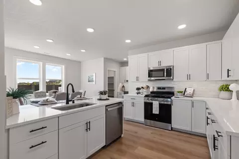 Kitchen - 2061 Sumac Ave, Middleton, ID 83644 photo 2 of 4
