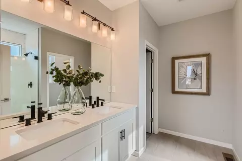 Bath - 598 Noola St, Windsor, CO 80550 photo 2 of 10