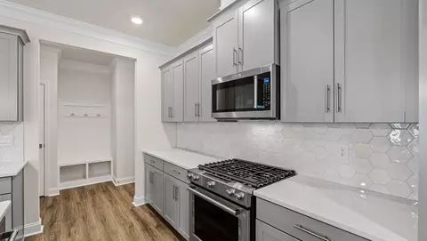Kitchen - 1001 Gresham Pl, Woodruff, SC 29388 photo 5 of 12