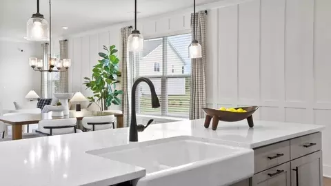 Kitchen - 1001 Gresham Pl, Woodruff, SC 29388 photo 9 of 12