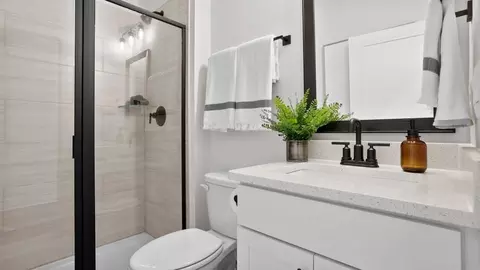 Bath - 1001 Gresham Pl, Woodruff, SC 29388 photo 9 of 13