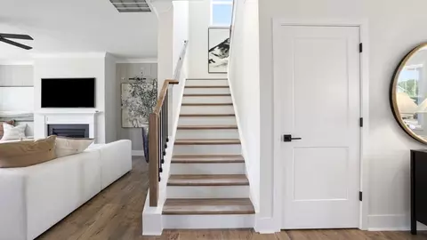 Entry Way - 1001 Gresham Pl, Woodruff, SC 29388 photo 7 of 13