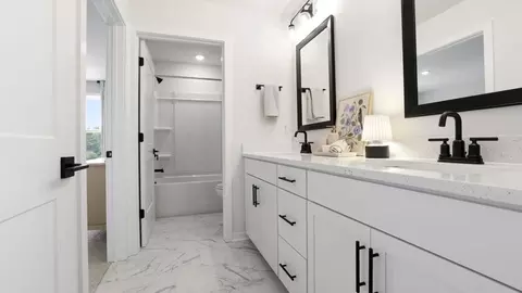 Bath - 1001 Gresham Pl, Woodruff, SC 29388 photo 7 of 13