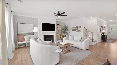 Living - 1001 Gresham Pl, Woodruff, SC 29388 photo 3 of 5