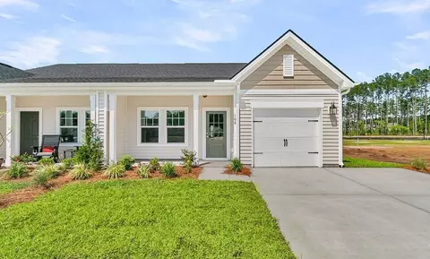 108 Breezy Day Dr, Summerville, SC 29486