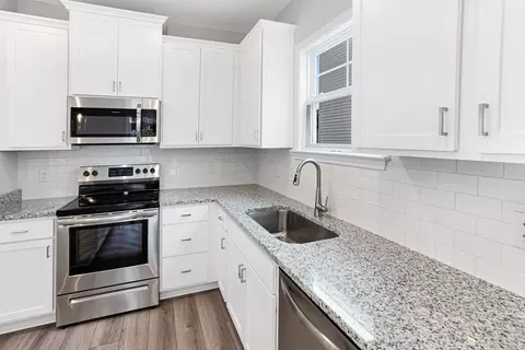 Kitchen - Cross Creek Drive, Pooler, GA 31322 photo 8 of 11