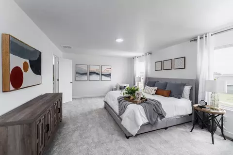 Bedroom - 3914 E Wilsons Valley Blvd, Brookline, MO 65619 photo 1 of 14