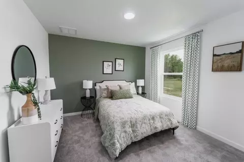 Bedroom - 3914 E Wilsons Valley Blvd, Brookline, MO 65619 photo 11 of 14