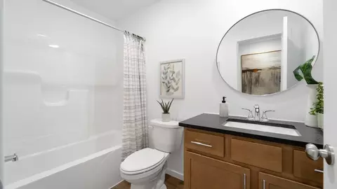 Bath - 3914 E Wilsons Valley Blvd, Brookline, MO 65619 photo 4 of 5