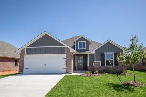 Exterior - 2800 Heather Hvn, Moore, OK 73160 photo 2 of 51