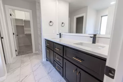 Bath - 2800 Heather Hvn, Moore, OK 73160 photo 8 of 24